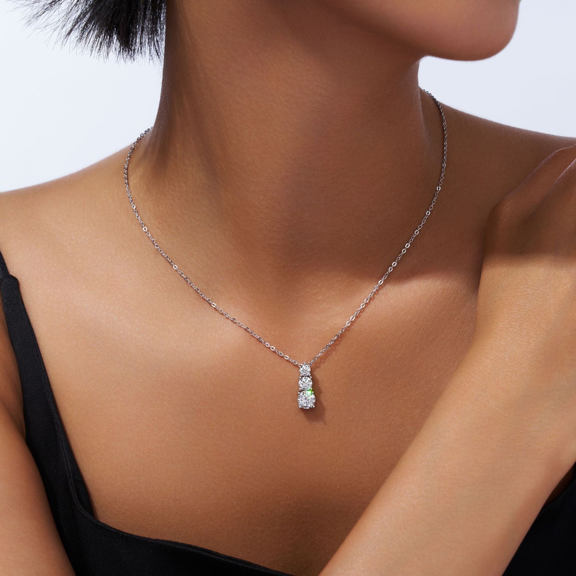 Sansheng stone moissanite clavicle chain