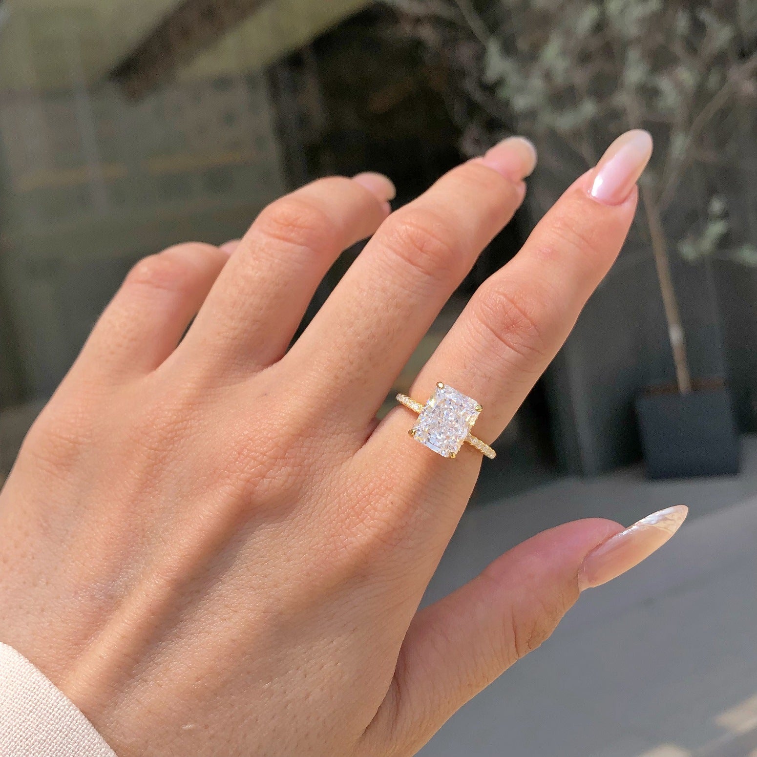 Fashion commuter ring