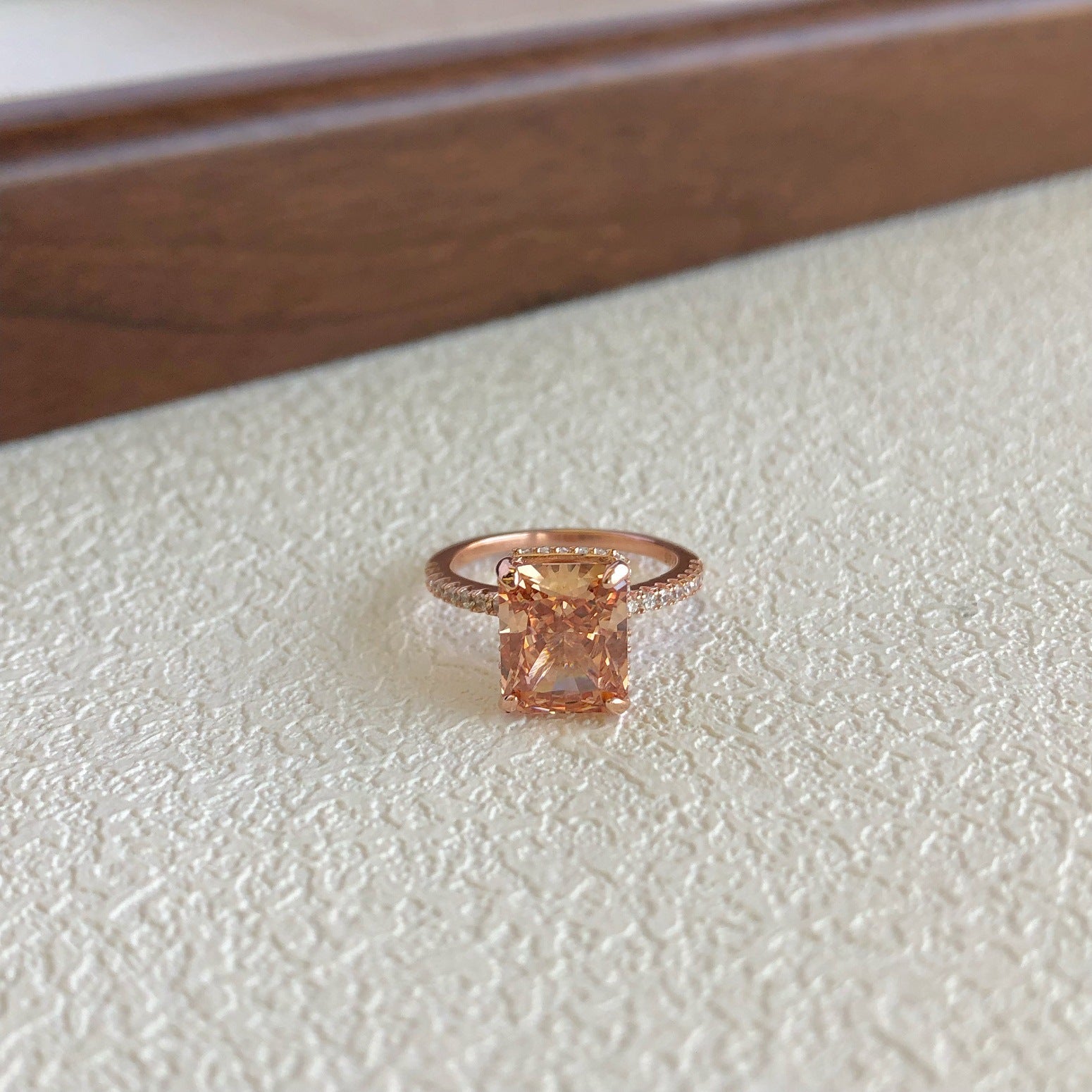 Fashion commuter ring