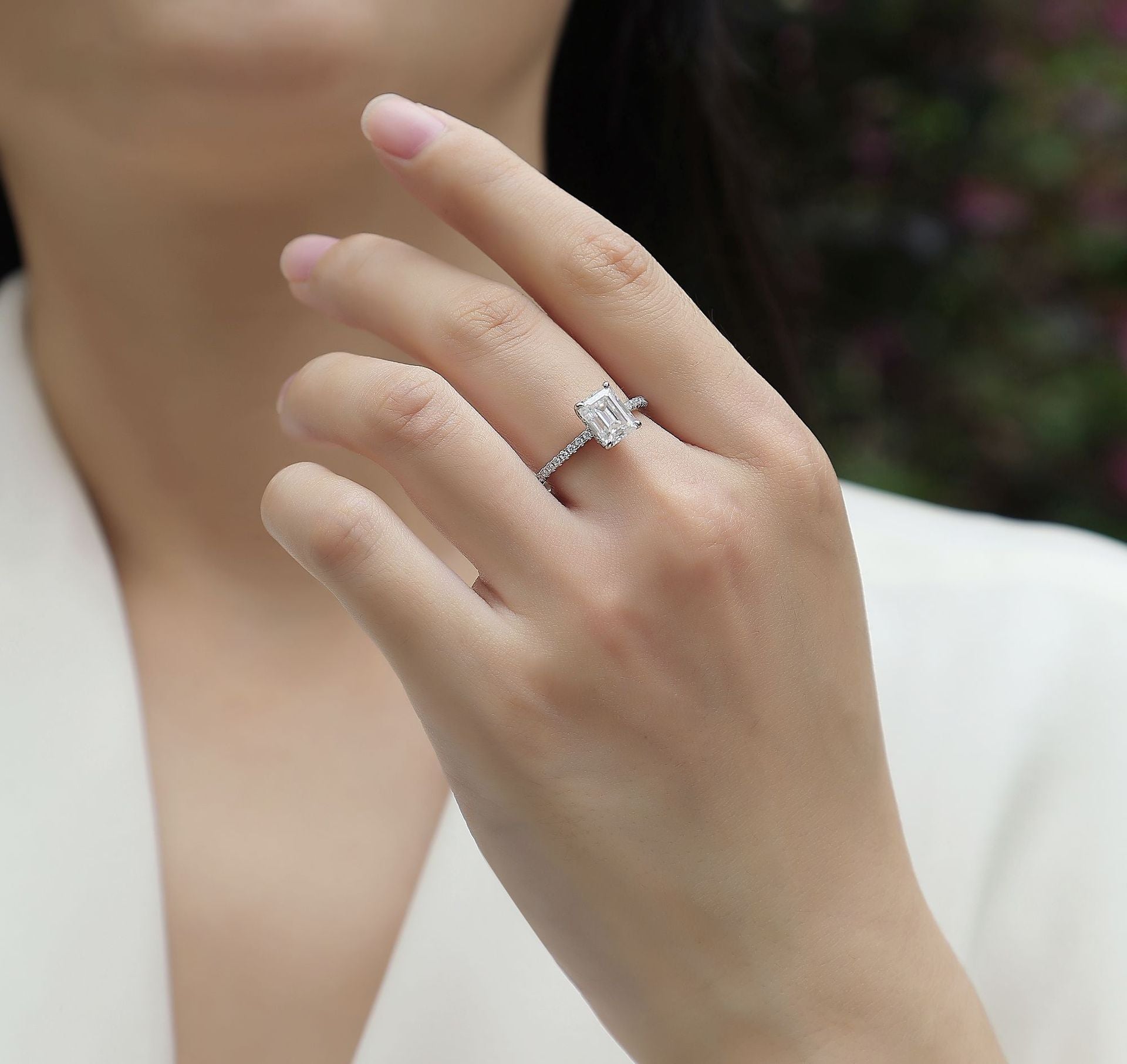 Inlaid exquisite personalized ring