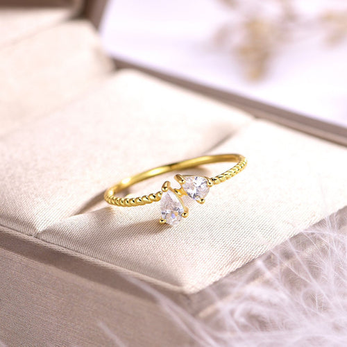 0.65 carats drop-shaped ring