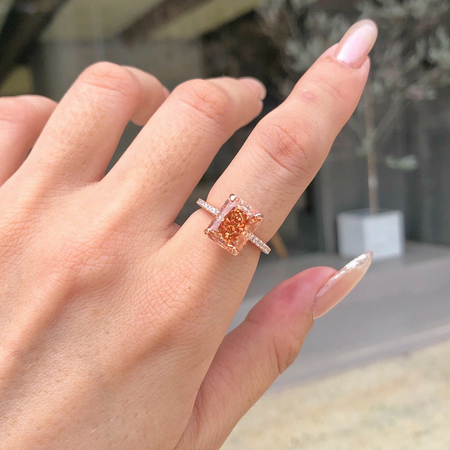 Fashion commuter ring
