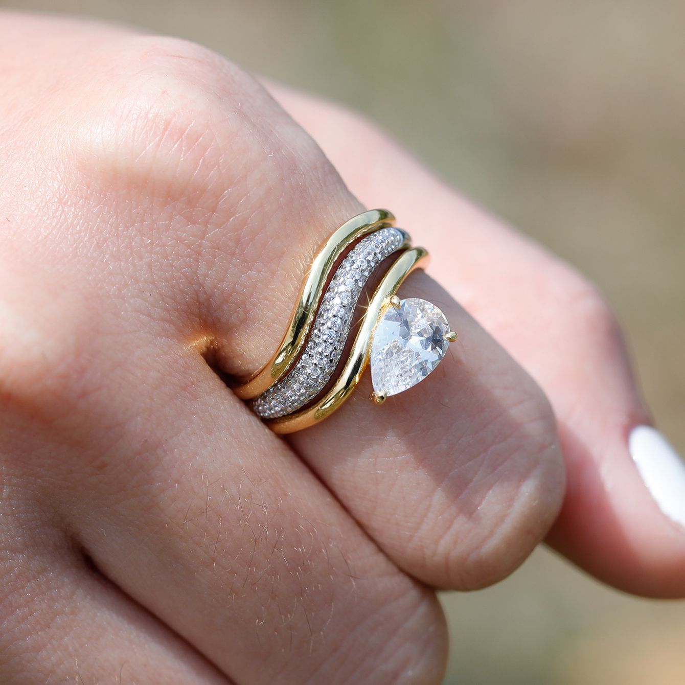 1.5carat Three-piece water drop  ring