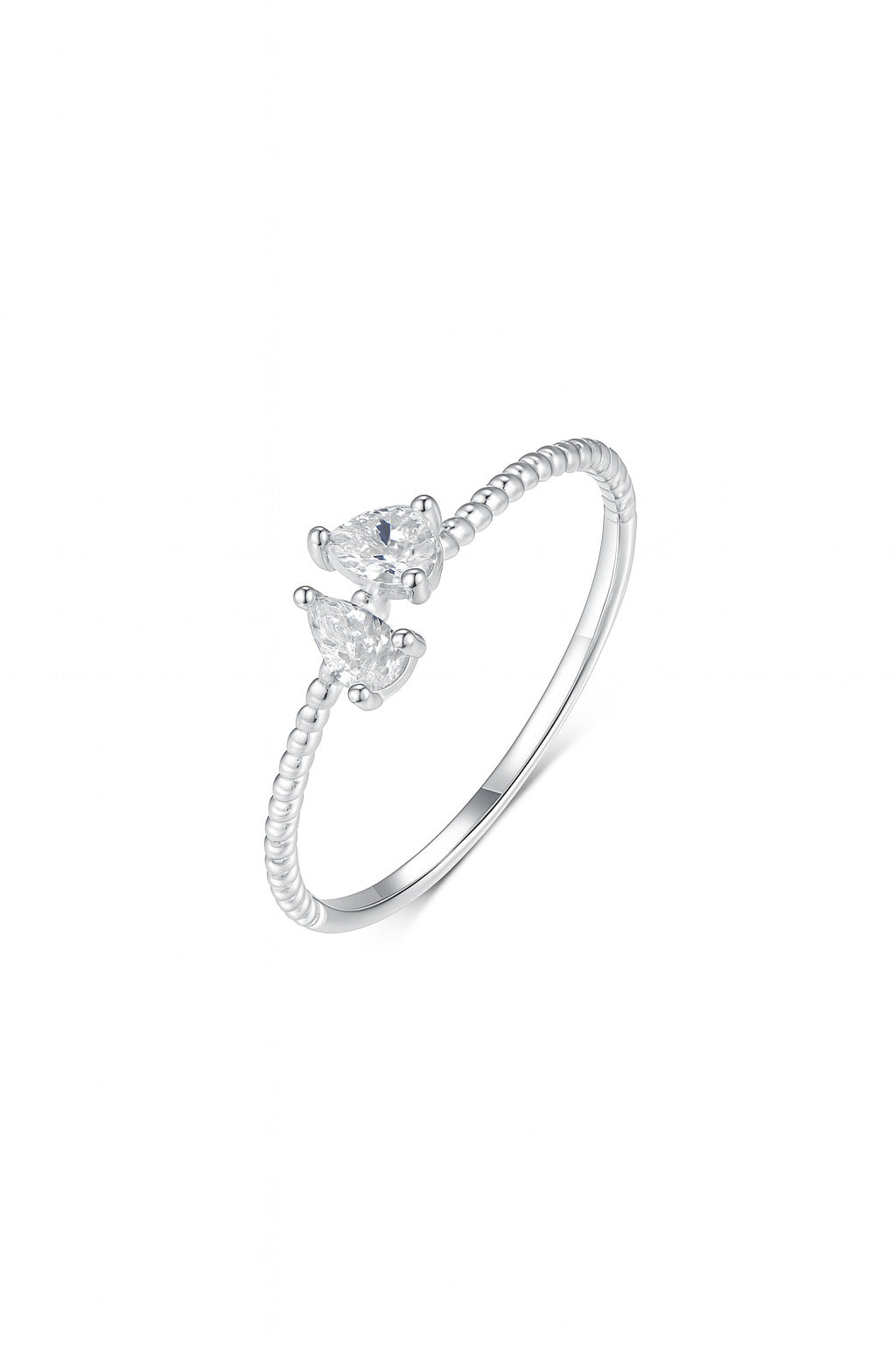 0.65 carats drop-shaped ring