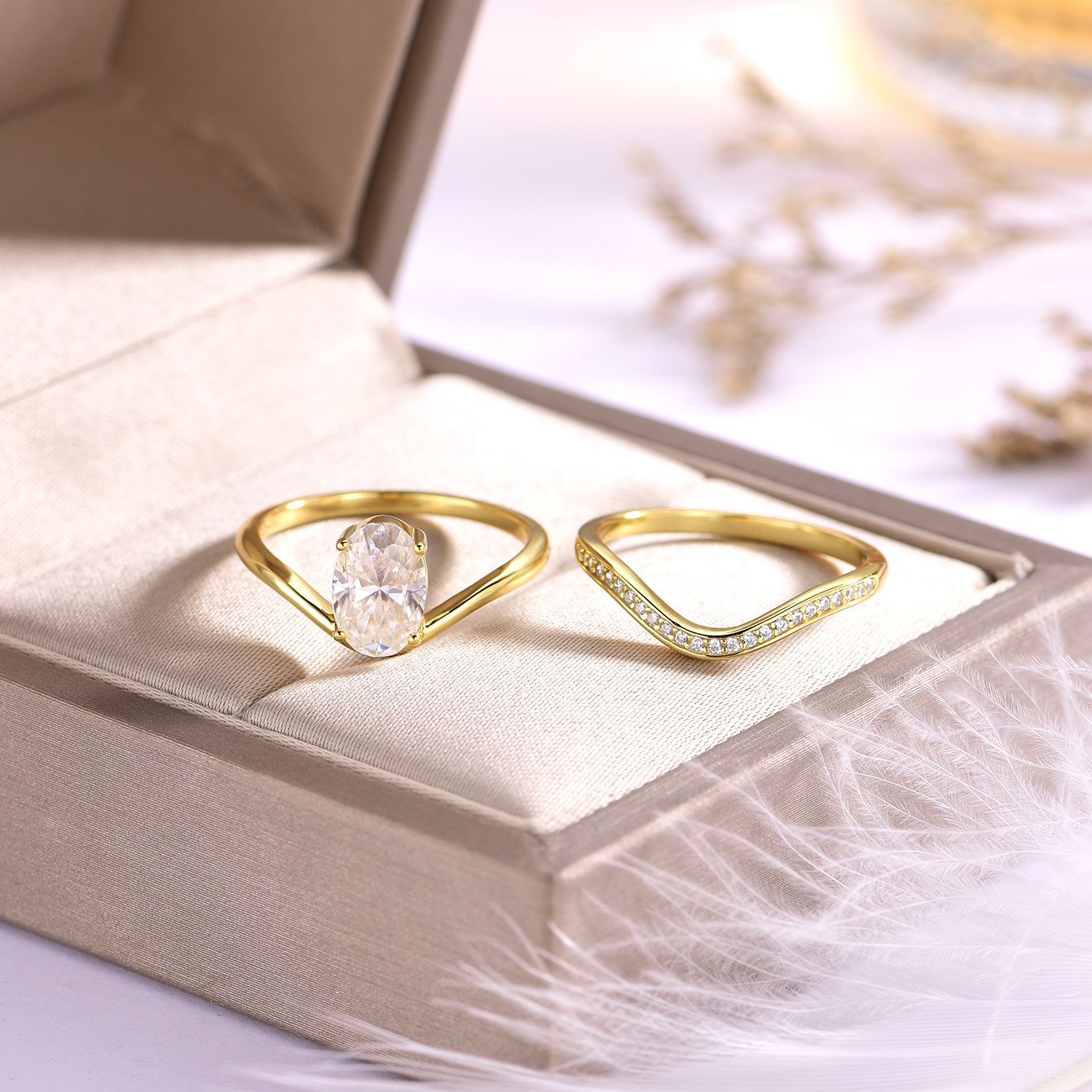 2.5 carat egg-shaped  ring