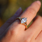2 carat Horse eye elegant classic ring