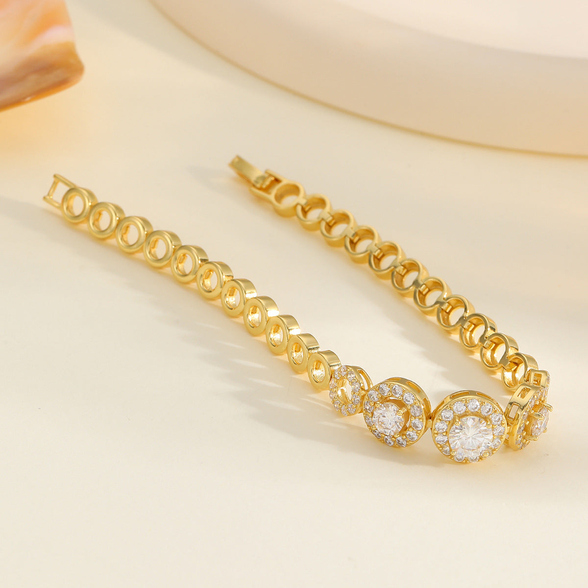 hollow circle bracelet