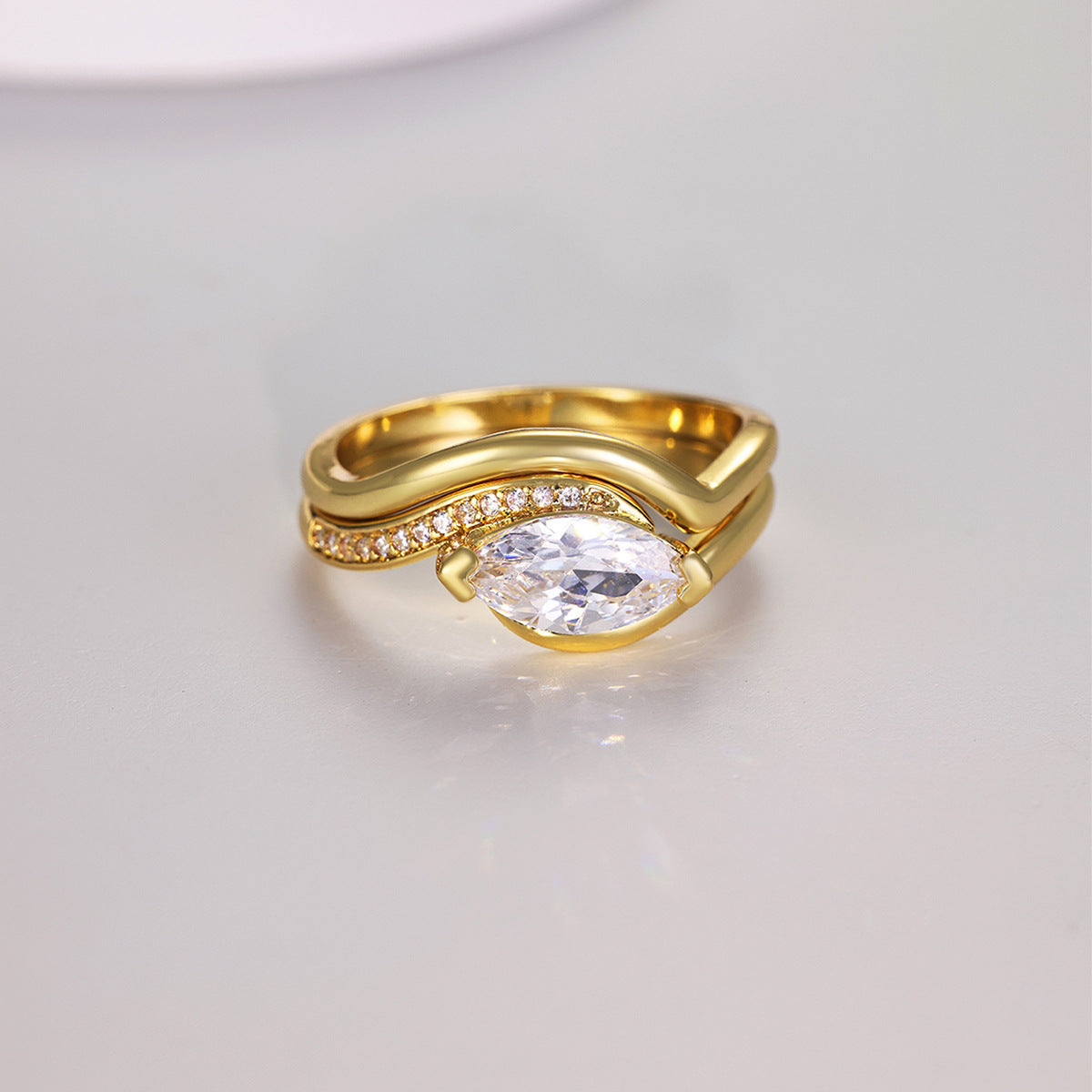 1 carat  set with horse eye ring.