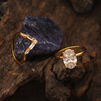 4.5 carat  egg-shaped main stone exquisite set ring