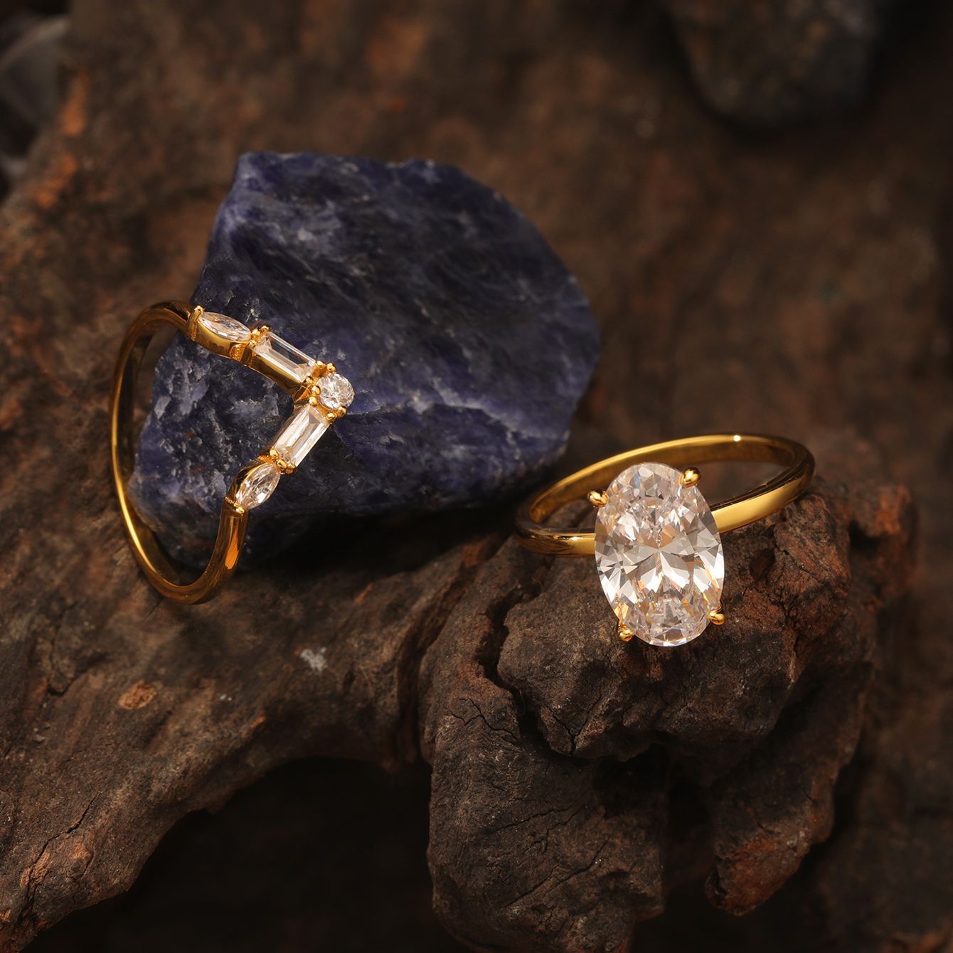 4.5 carat  egg-shaped main stone exquisite set ring