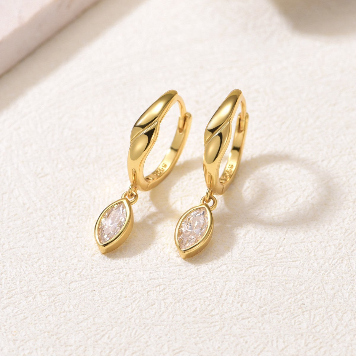 Horse eye simple light luxury  earrings