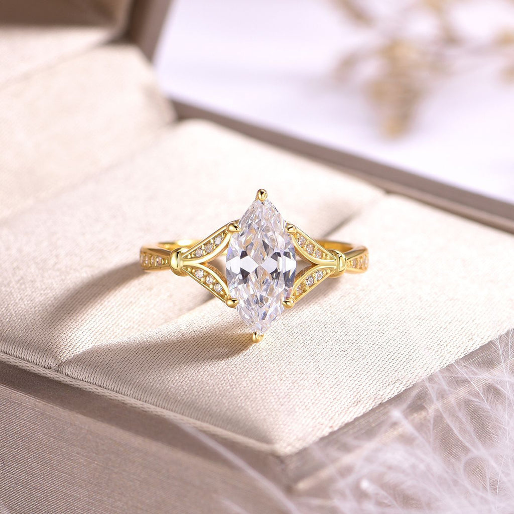 2 carat Horse eye elegant classic ring