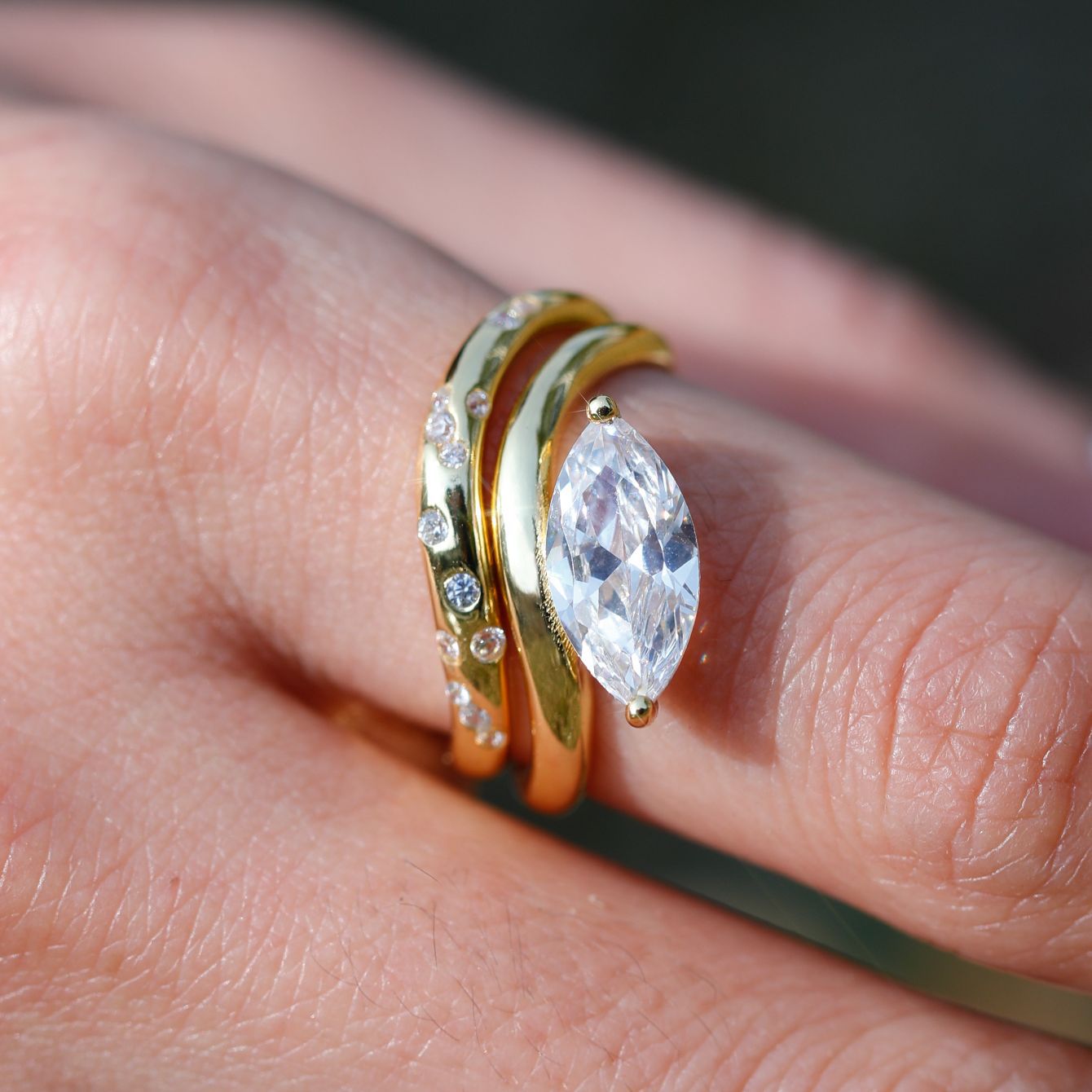 2 carats Horse eye  main and auxiliary ring combination
