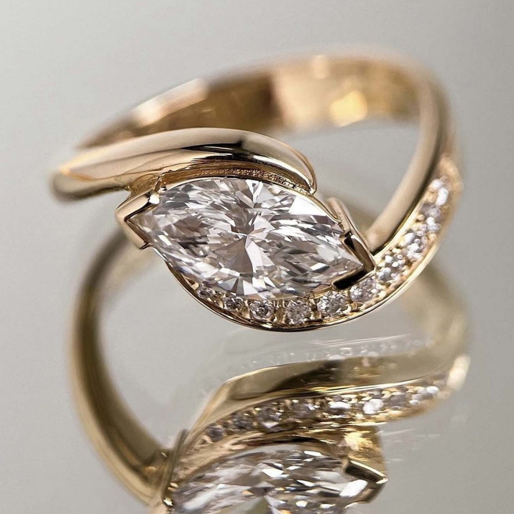 1 carat  set with horse eye ring.