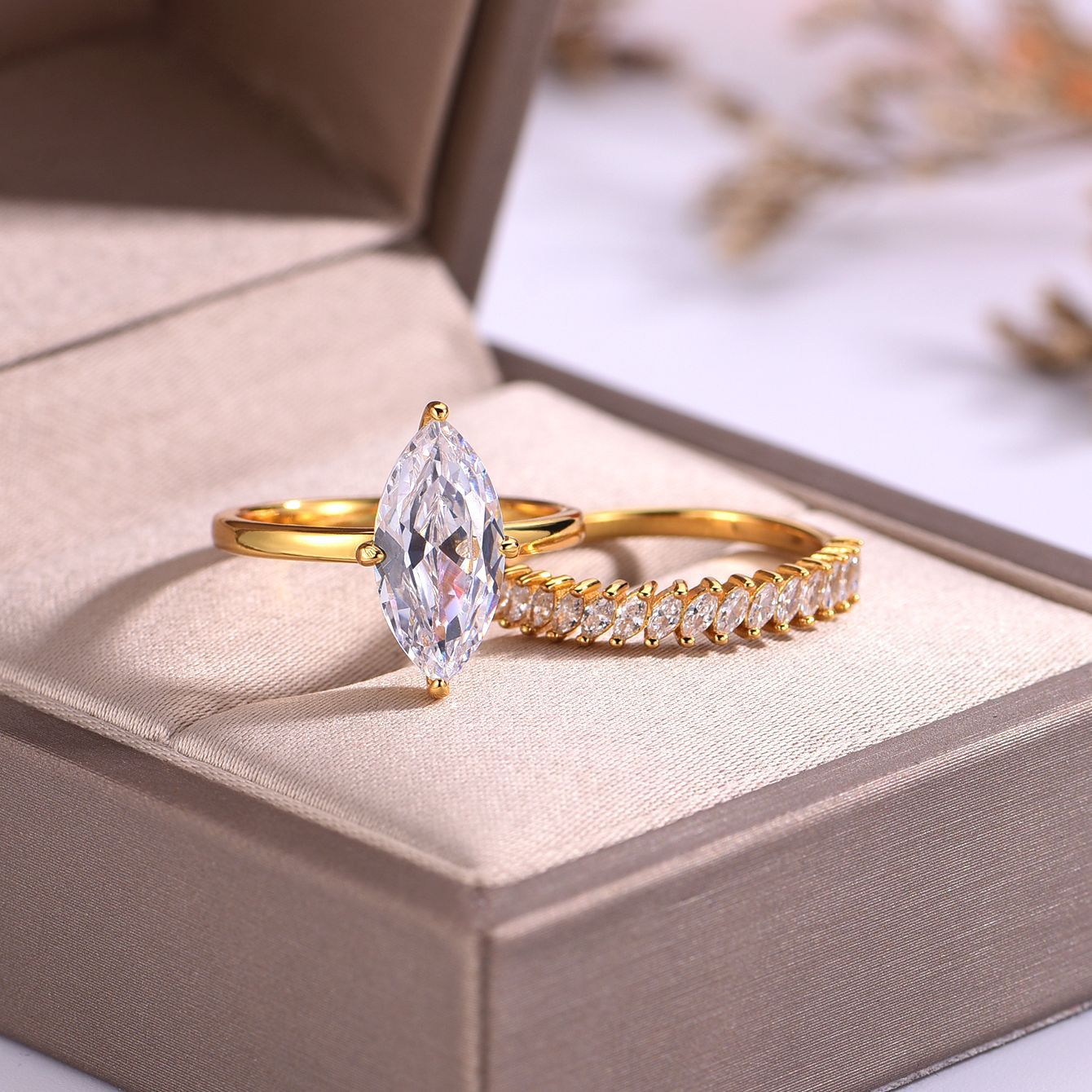 3 carat horse eye-shaped main stone stacked ring