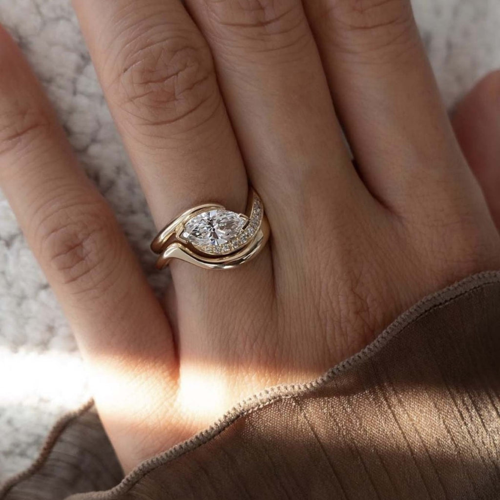 1 carat  set with horse eye ring.