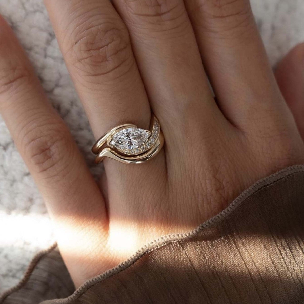 1 carat  set with horse eye ring.