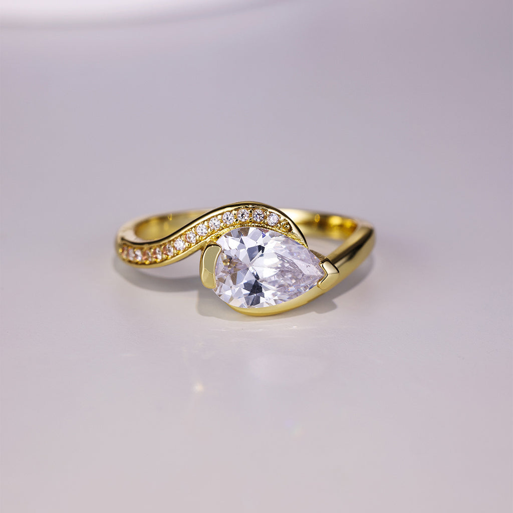 1.5 carats Water drop women's ring