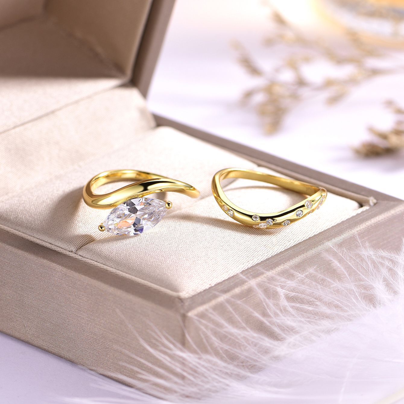2 carats Horse eye  main and auxiliary ring combination