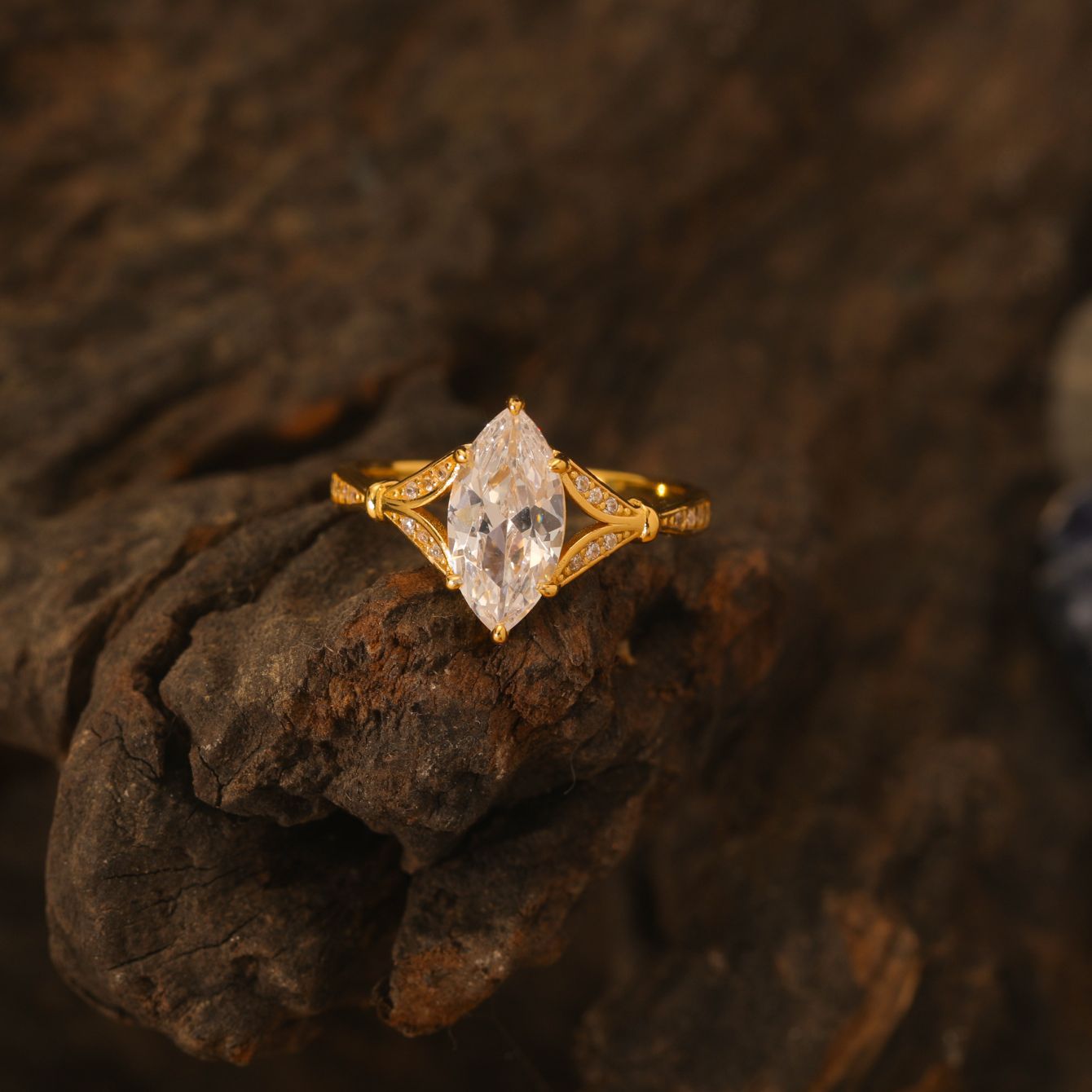 2 carat Horse eye elegant classic ring