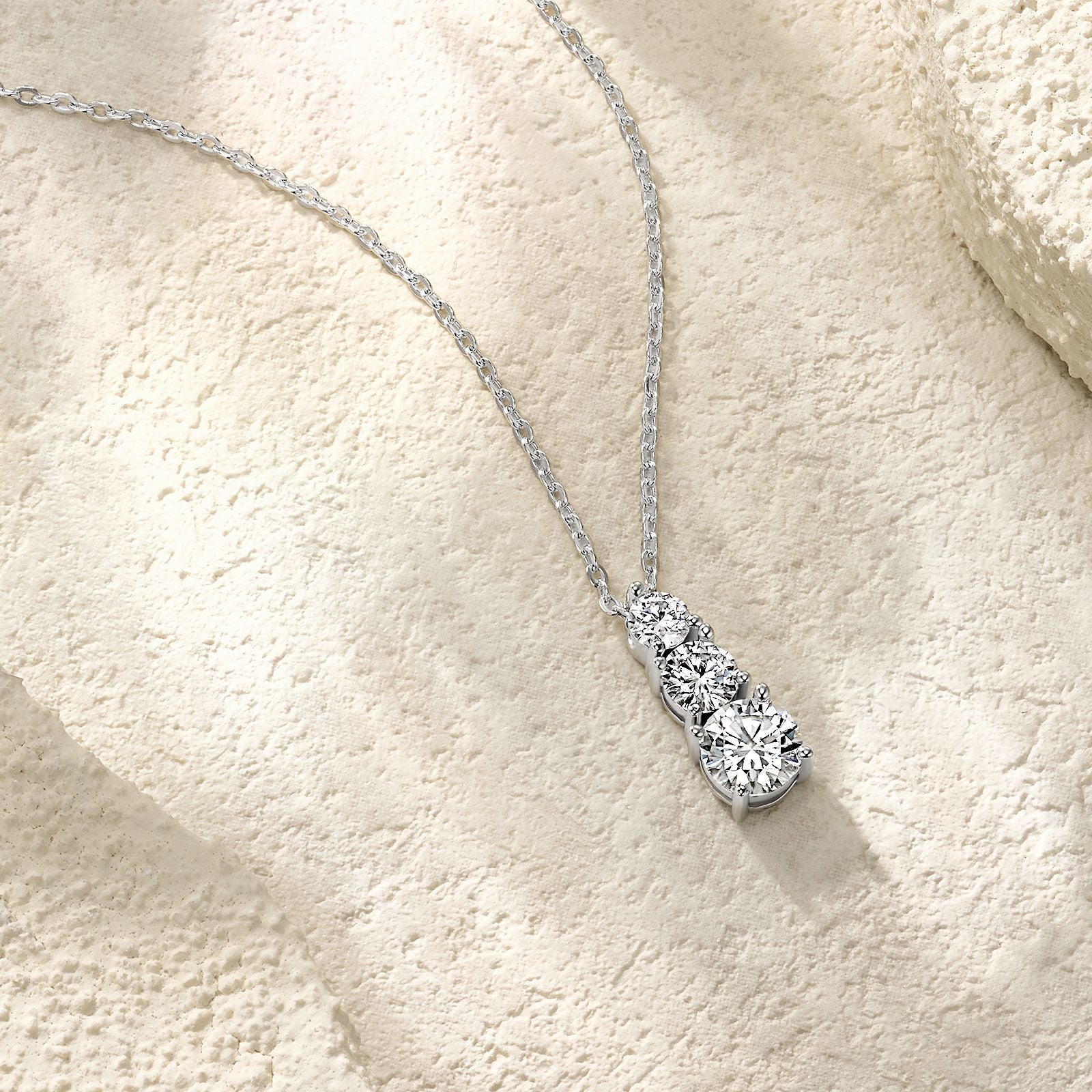 Sansheng stone moissanite clavicle chain