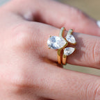 1.75 carats Water drop main and auxiliary rings