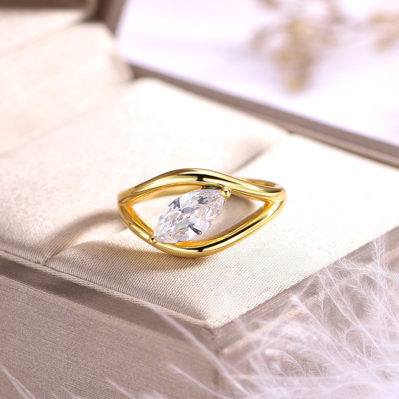 1 carat Horse eye fashion hollow  ring