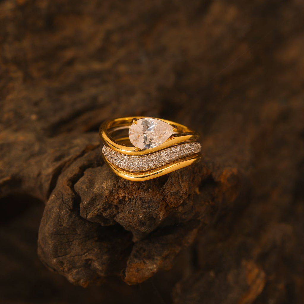 1.5carat Three-piece water drop  ring