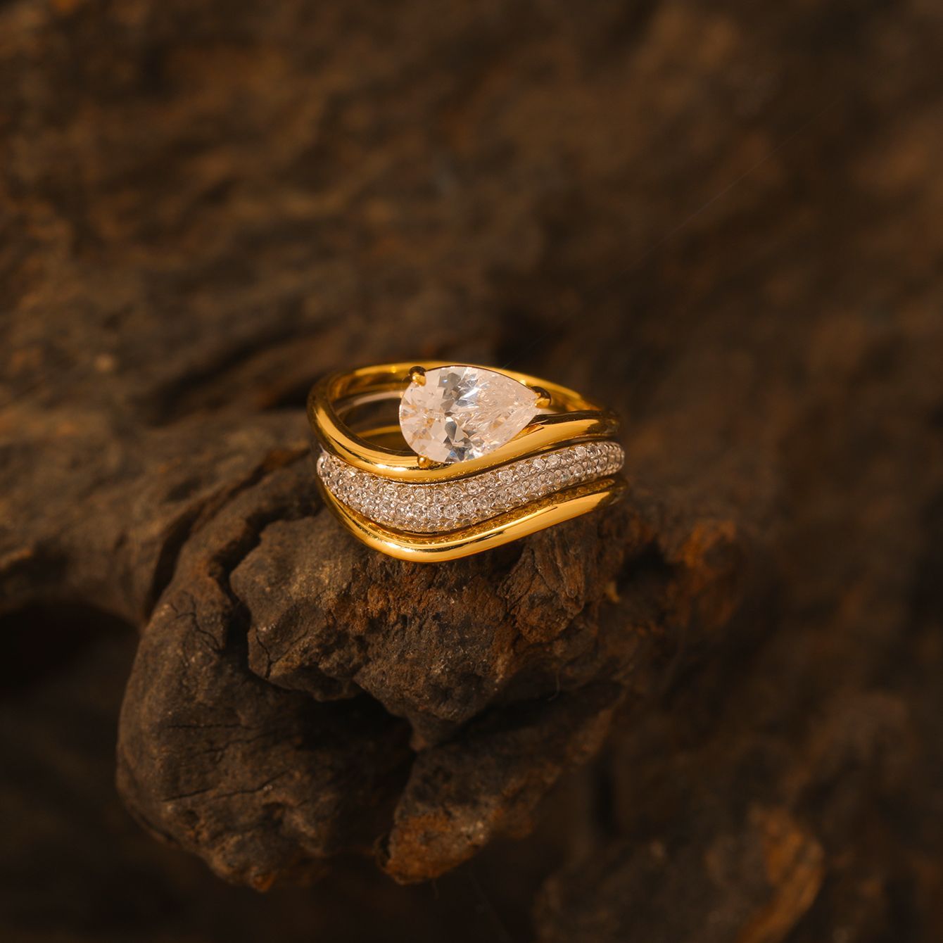 1.5carat Three-piece water drop  ring