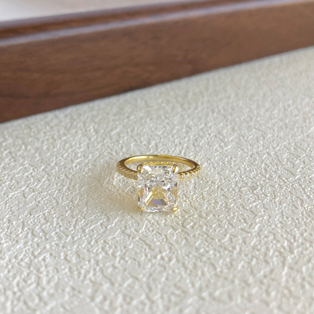 Fashion commuter ring